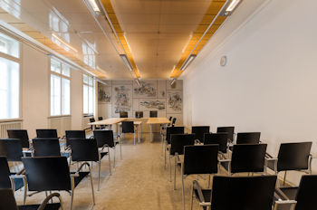 Foto mit Blick in einen Sitzungssaal des Arbeitsgericht Stuttgart