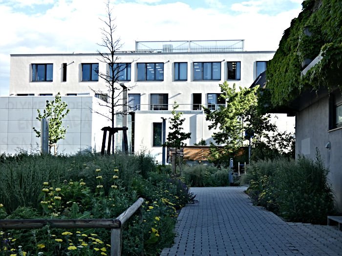 Foto der Gebäudeansicht der Kammern Aalen des Arbeitsgerichts Stuttgart und interner Link zur örtlichen Leitung